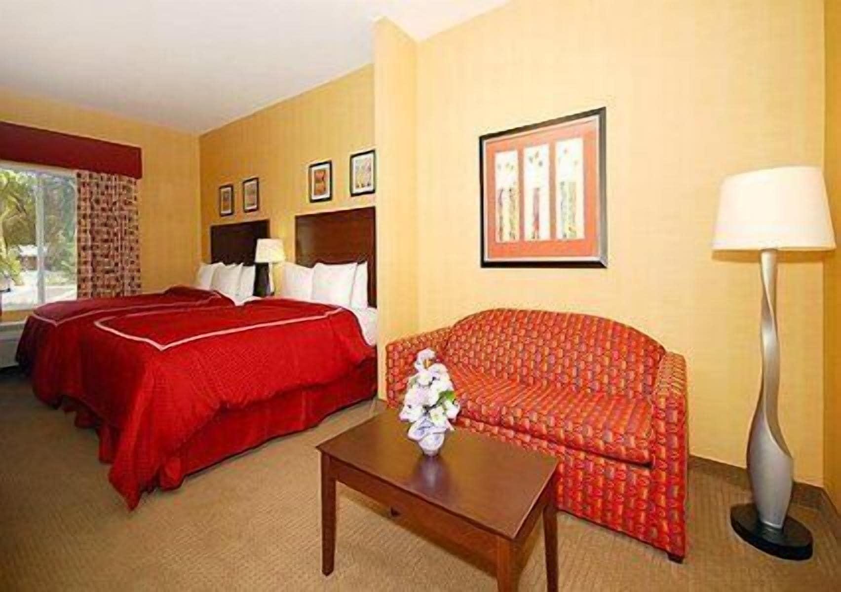 Quality Suites Стратфорд Экстерьер фото