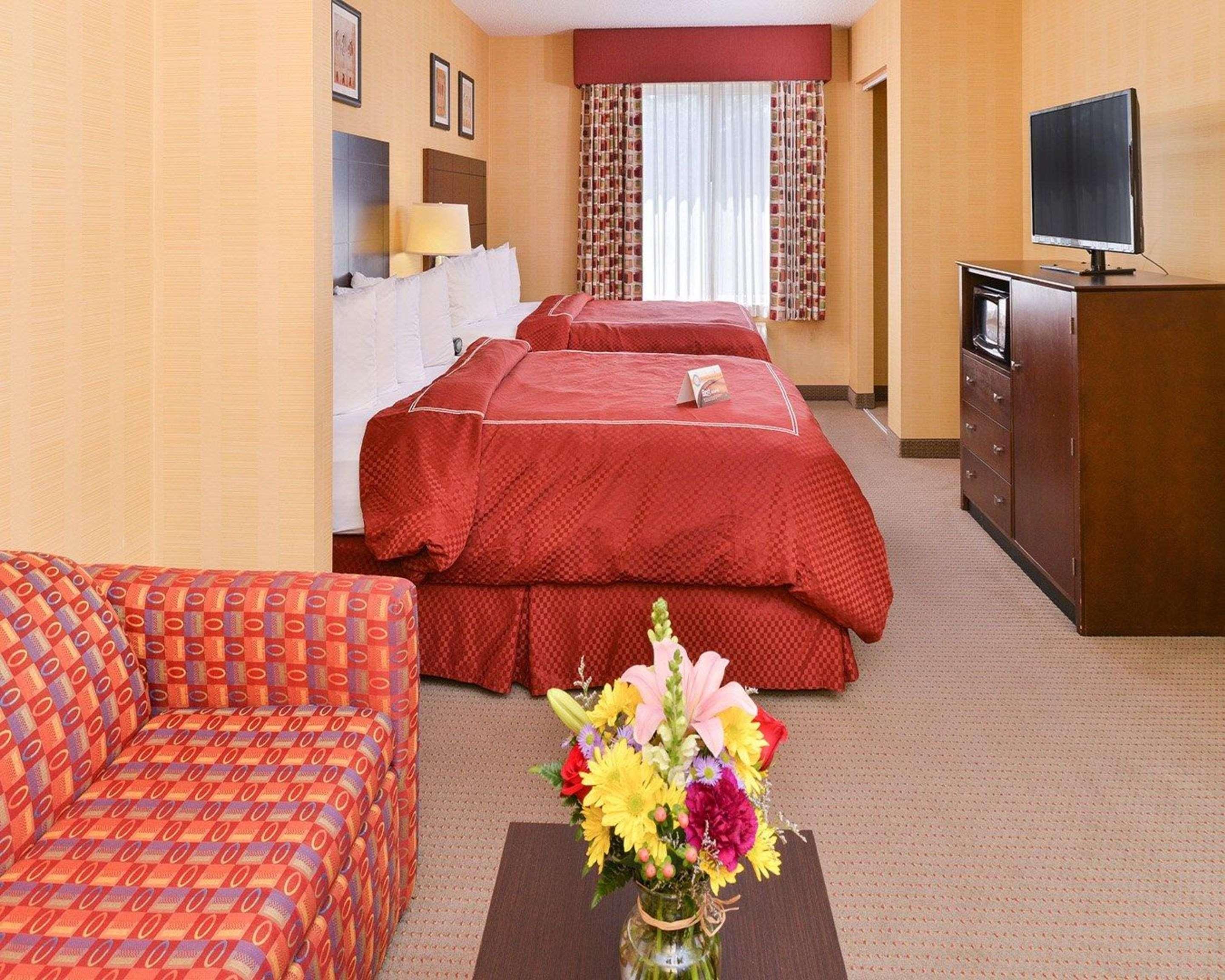 Quality Suites Стратфорд Экстерьер фото