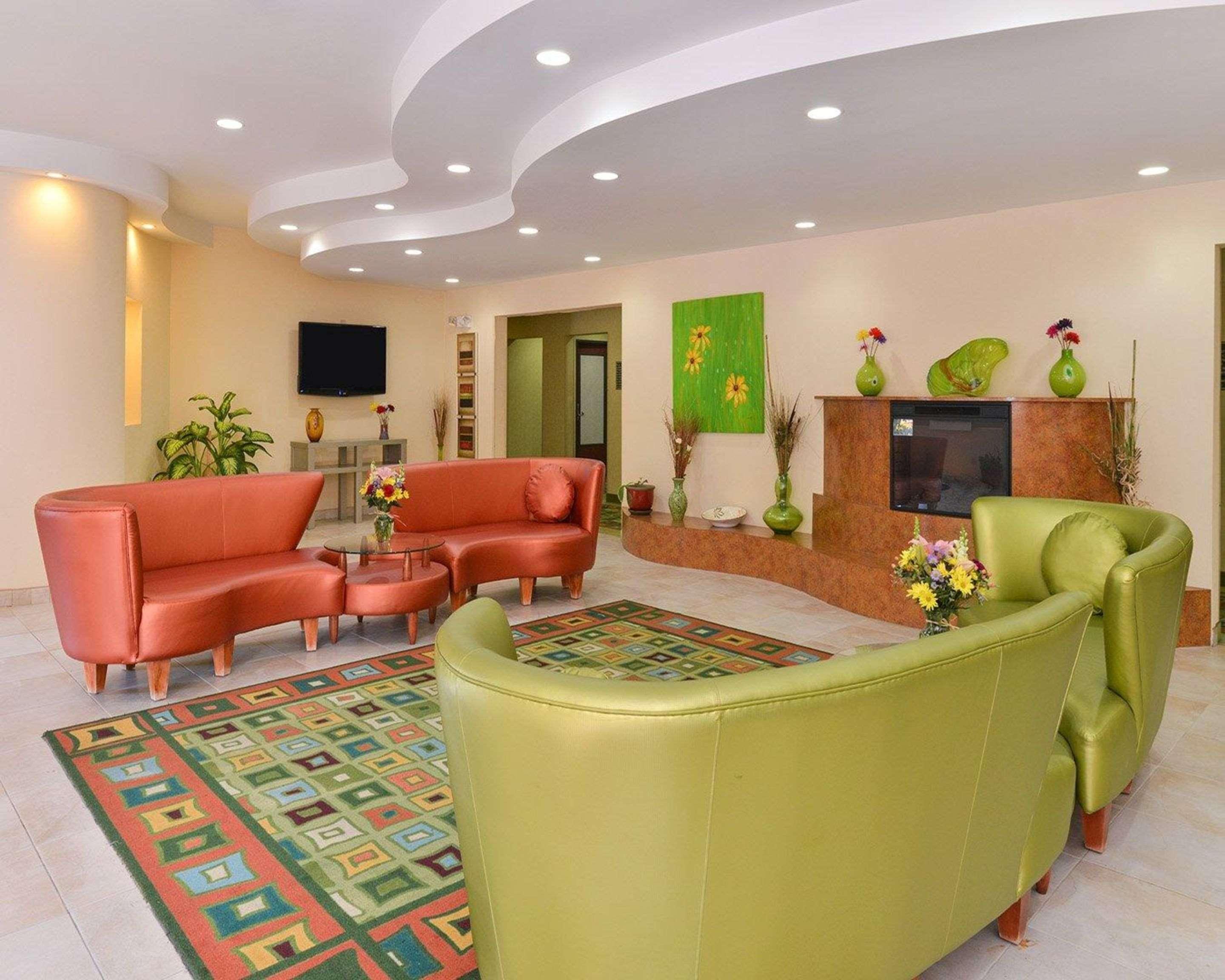 Quality Suites Стратфорд Экстерьер фото