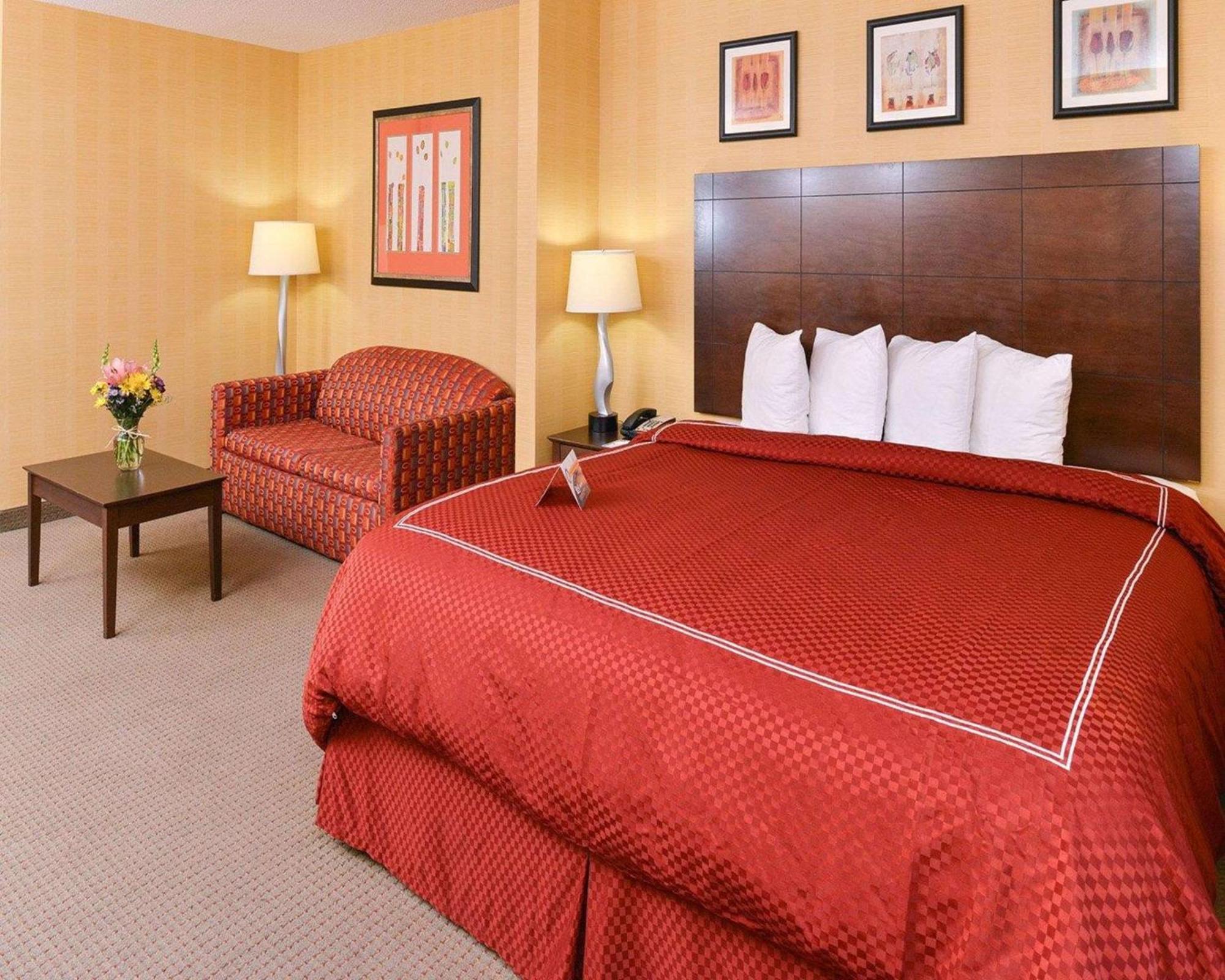Quality Suites Стратфорд Экстерьер фото